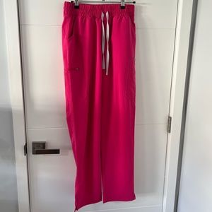 Figs Women’s Yola High-Waisted Scrub Pants in Shocking Pink Size Small